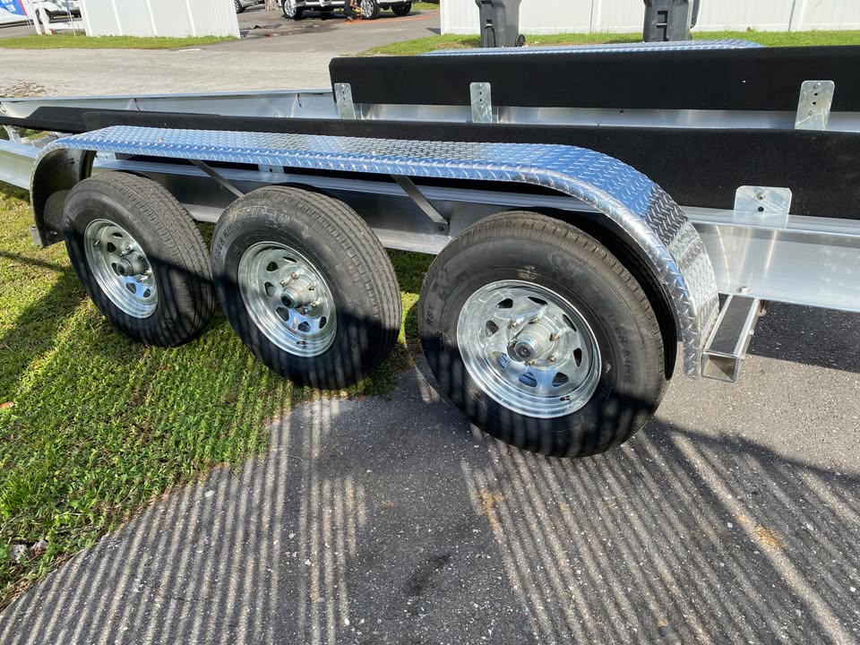 2025 28-35' HEAVY DUTY 15K TRIPLE AXLE (4)