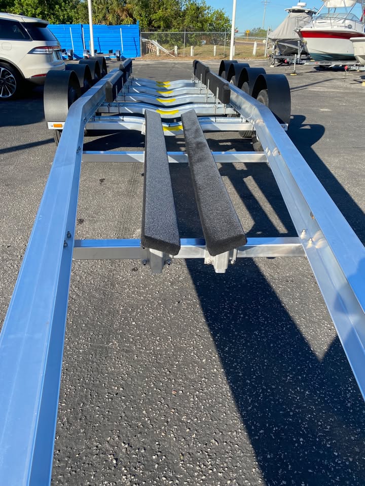 2025 32K 30-50' QUAD AXLE ALL ALUMINUM boat trailer (2)