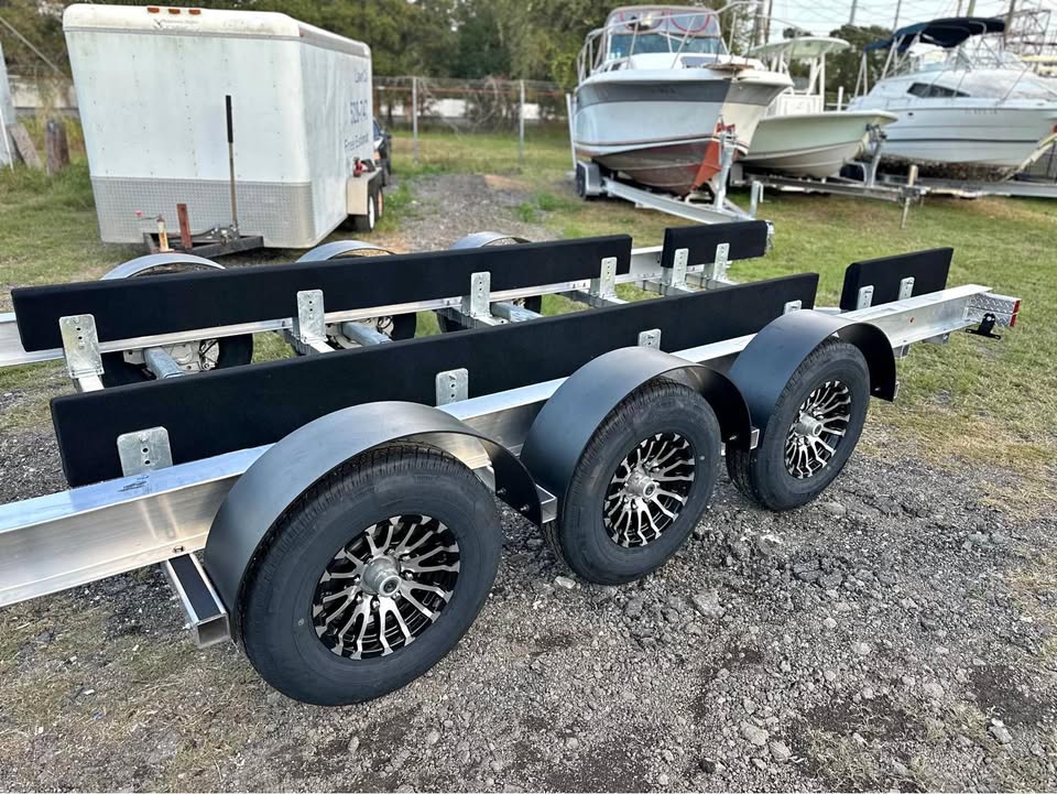 2025 BRAND NEW 21K BOAT TRAILER TRIPLE AXLE (1)