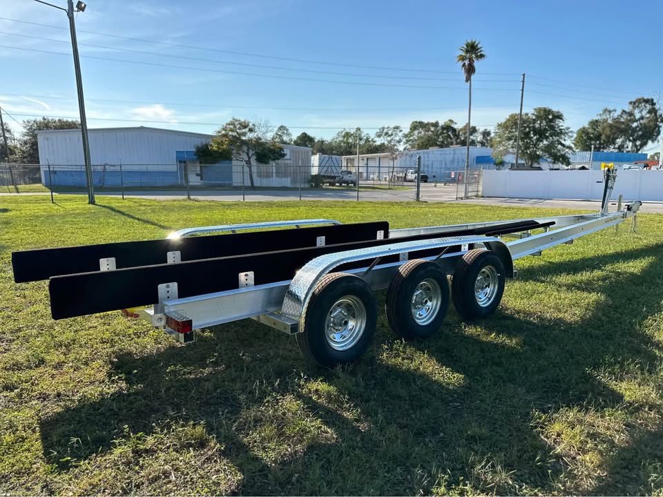 2025 BRAND NEW 28-35' 15K BOAT TRAILERS TRIPLE AXLE (2)